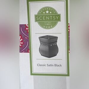 Scentsy Authentic Satin Black Warmer